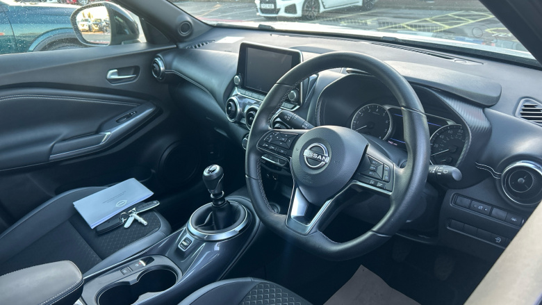 Nissan Juke 1.0 DiG-T 114 N-Connecta 5dr Petrol Hatchback